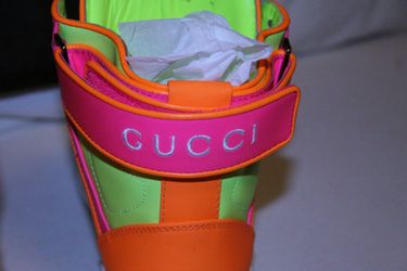 Snickers HI top Gucci