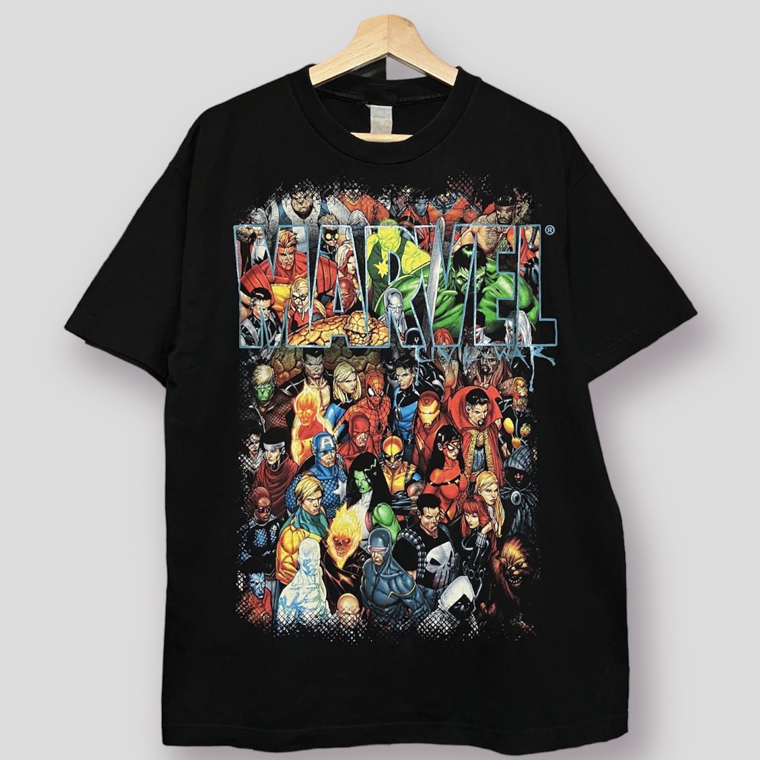 MARVEL TEE SIZE LARGE 