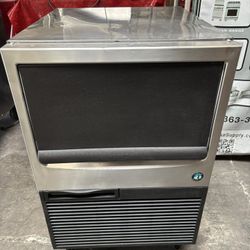 146 LB Hoshizaki Ice Machine Under Counter Style With Storage Bin Air Cooled Self Contained Cube Maker It’s Available!!