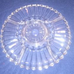 Vintage Indiana Glass Crystal Clear Ribbed Plate 10" Round 4 Section Relish Tidbit Tray

Mint Condition 