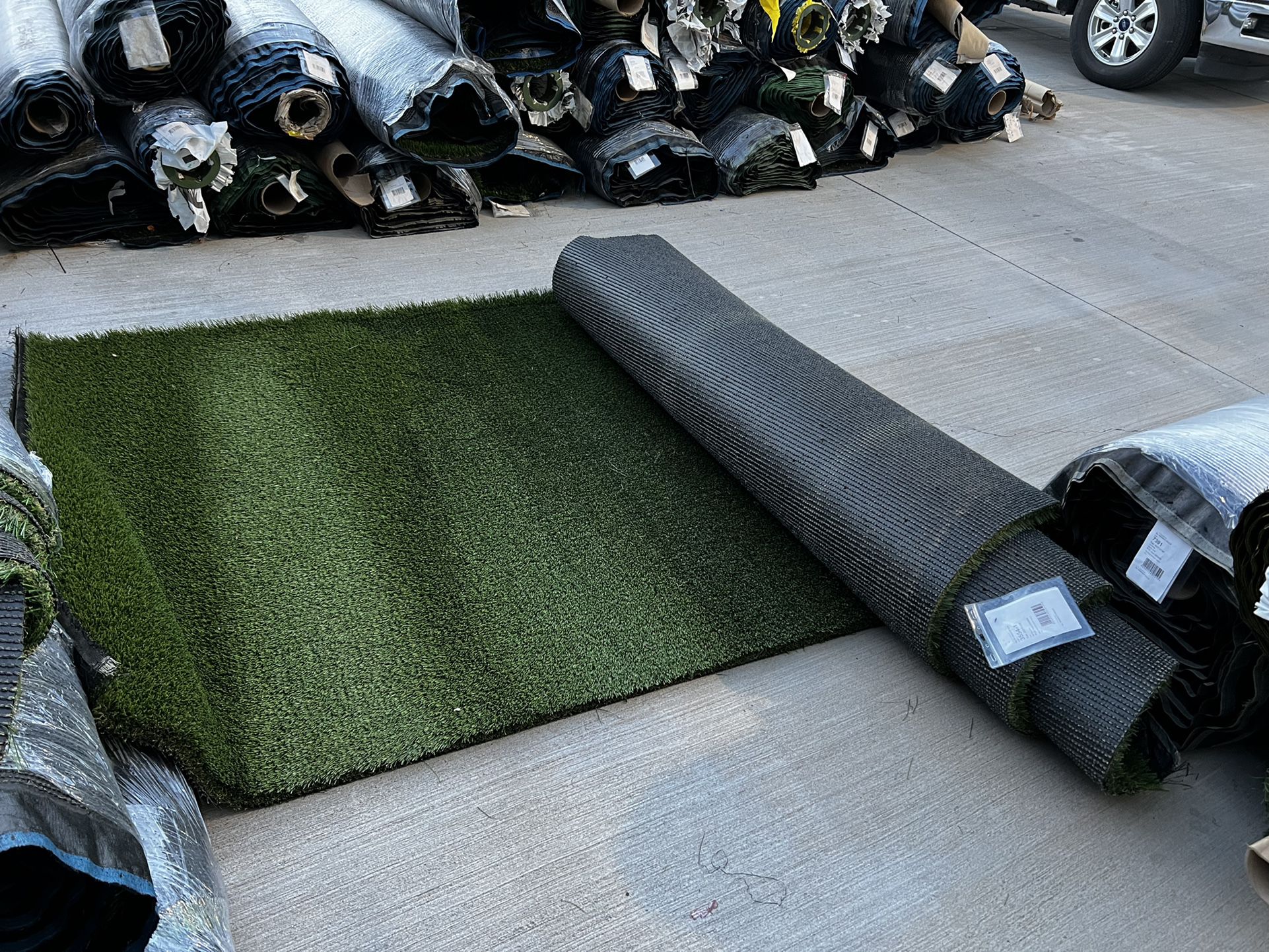 80oz 15x5 Remnant Turf Roll For Sale $1.40/sqft