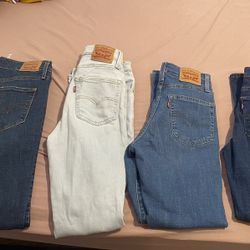 Women’s Levi’s 