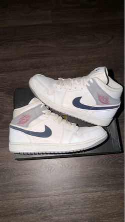 Nike Paris Air Jordan 1 Mids