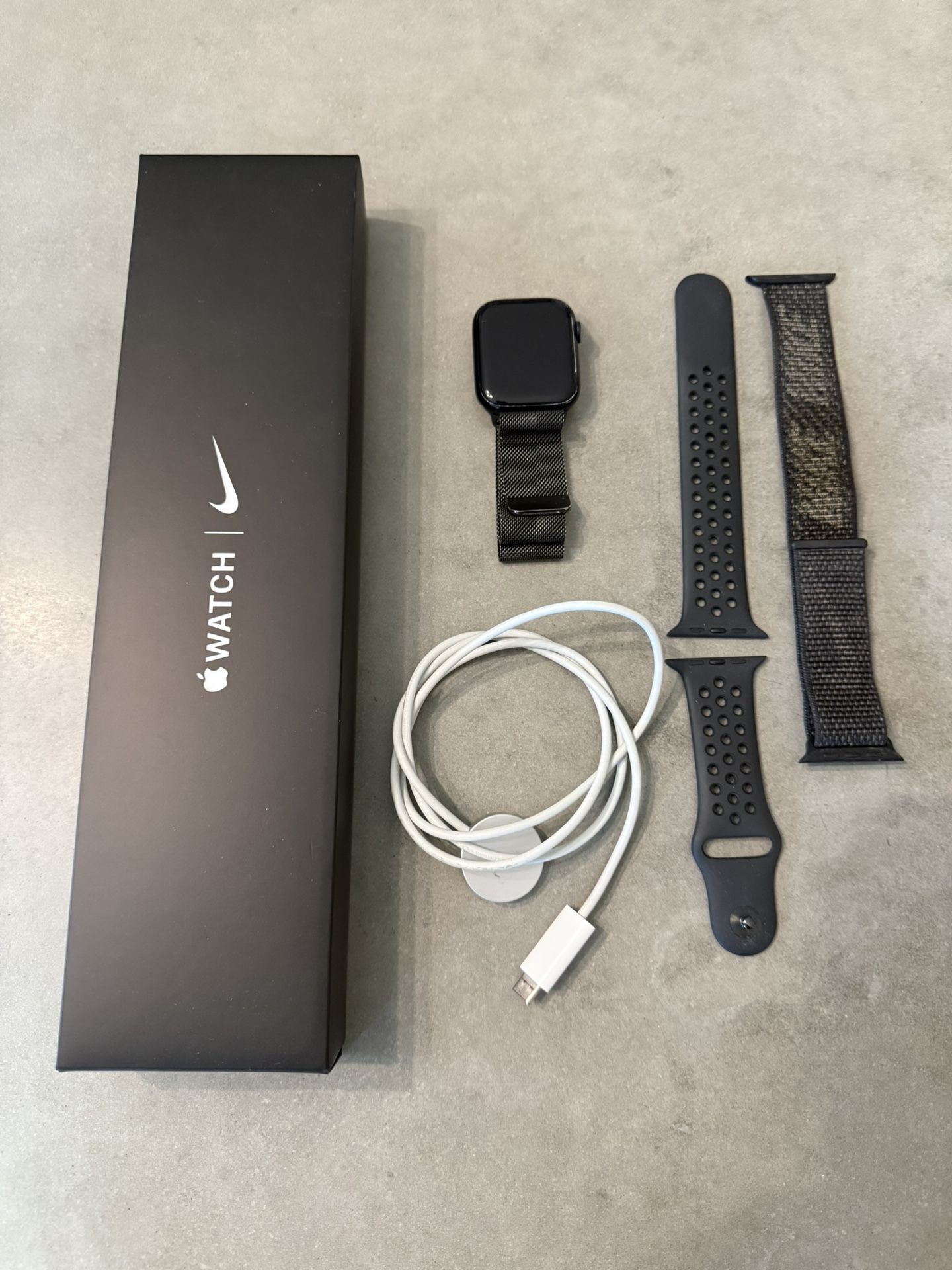 Apple Watch Series 7 45mm Nike Sport