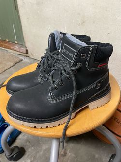 Boys boots