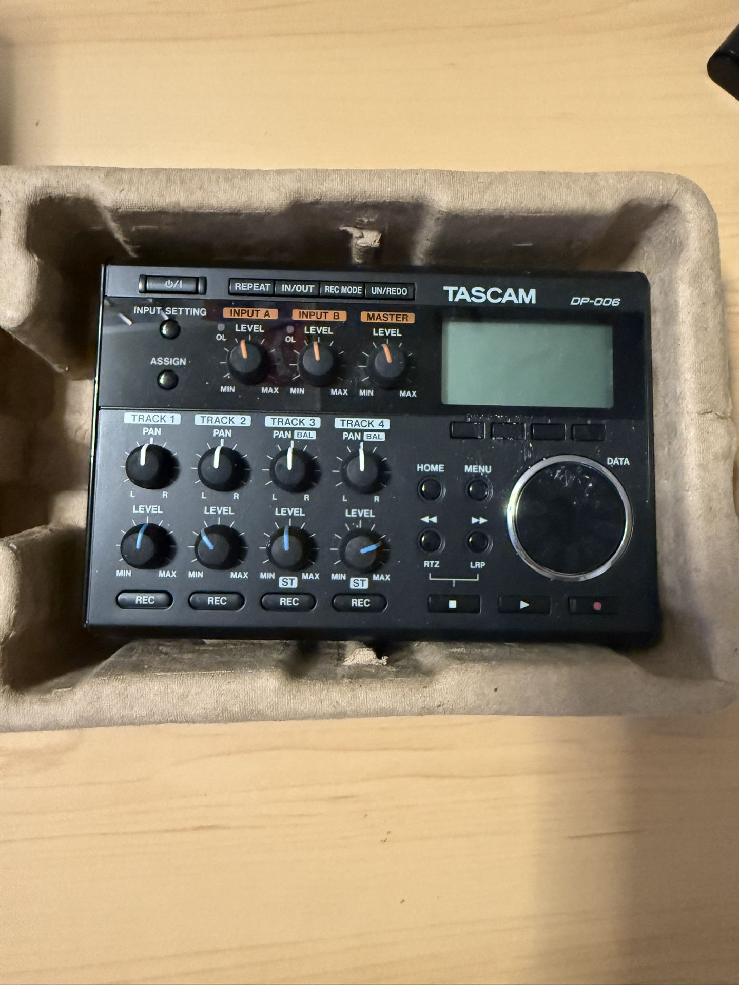 Tascam DP-006 Pocket Studio
