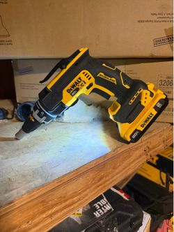 New dewalt screwgun with battery and charger