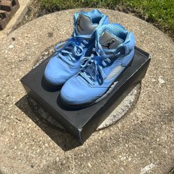 Air Jordan 5 UNC