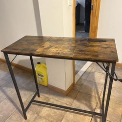 Charging table