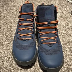REI Hiking Boot Size 9 