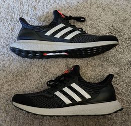 UltraBoost 5.0 DNA Black Silver Metallic
Mens 9.5 Shoes