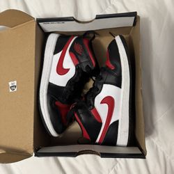 JORDAN 1 MID 12.5 