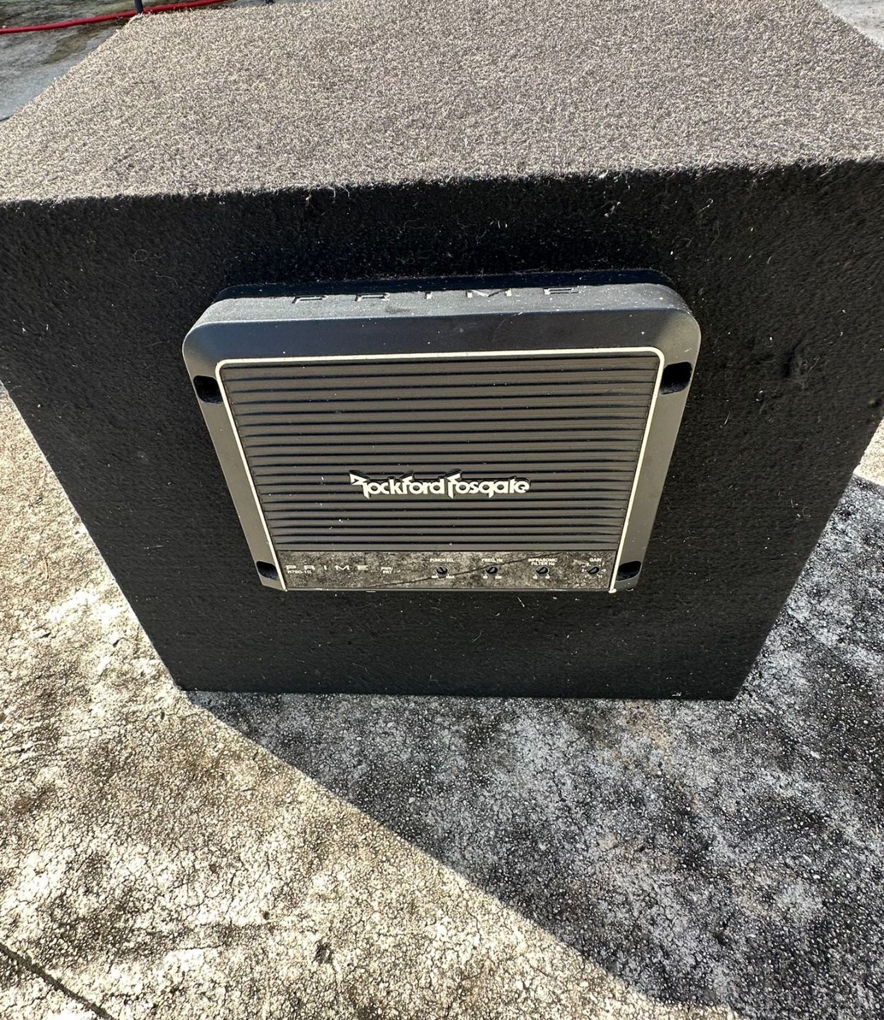 ROCKFORD FOSGATE P3-1X12 1200W P3 12" SUBWOOFER SPEAKER & PORTED BASS BOX WITH AMP ATTACHED (*see pics)