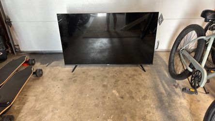 Hisense tv slightly used