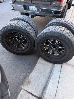 20” Rockstar XD wheels w/tires