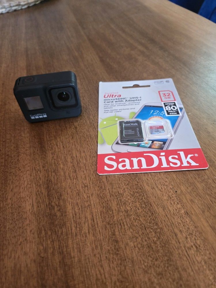 GoPro Hero 8 Black with new battery and 32gb SD card action camera 12mp 4K