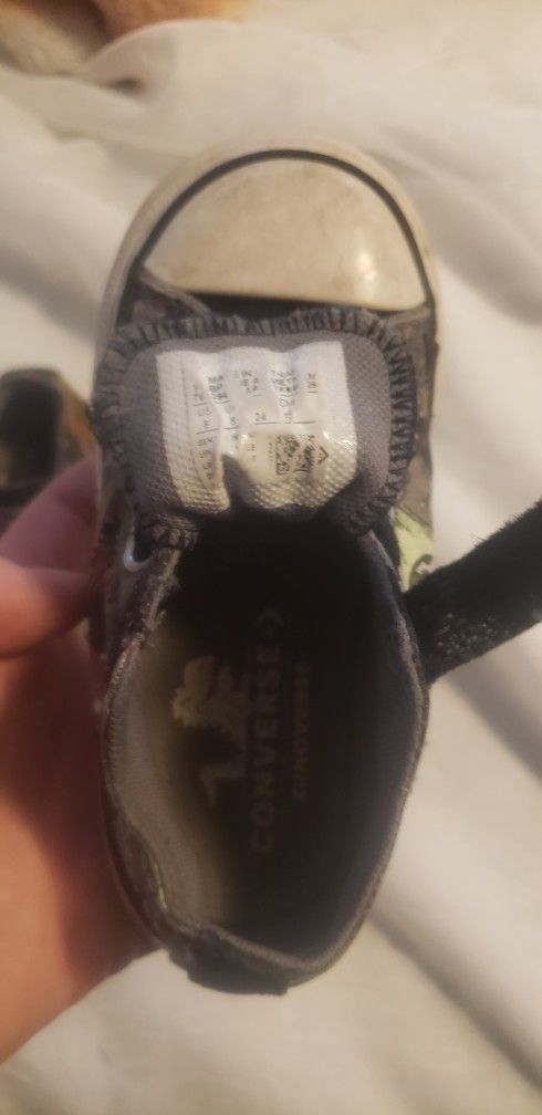 Converse Toddler Size 8