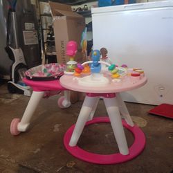 2-in-1 Walk-Around Playset