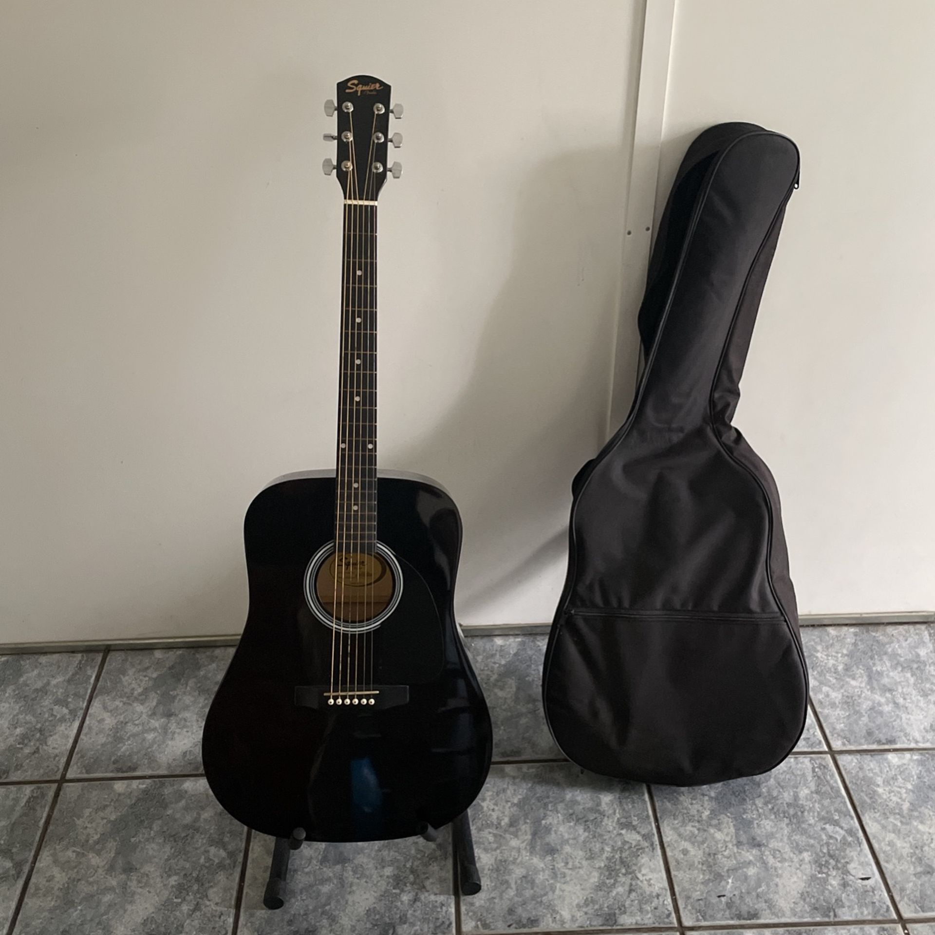 Fender Squier Dreadnought Acoustic Guitar - Black with ChromaCast Folding A Frame