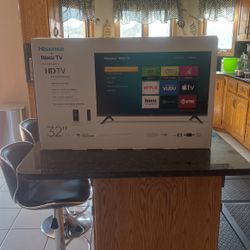 Hisense H4 32 Inch Smart TV W Roku 