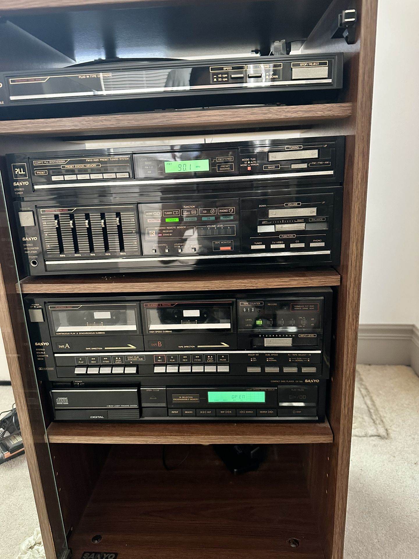 Stereo System By Sanyo