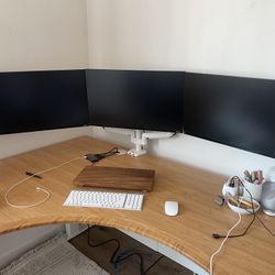 Qty 3, 27” Samsung Monitors w/ Wali Stabs
