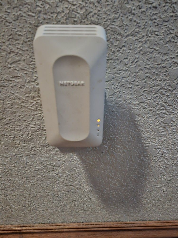 NetGear AX-1600 WI FI Mesh Extender