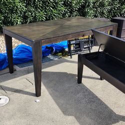 Table with Storage Bench