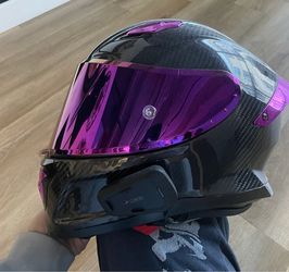Moto helmet with cardo