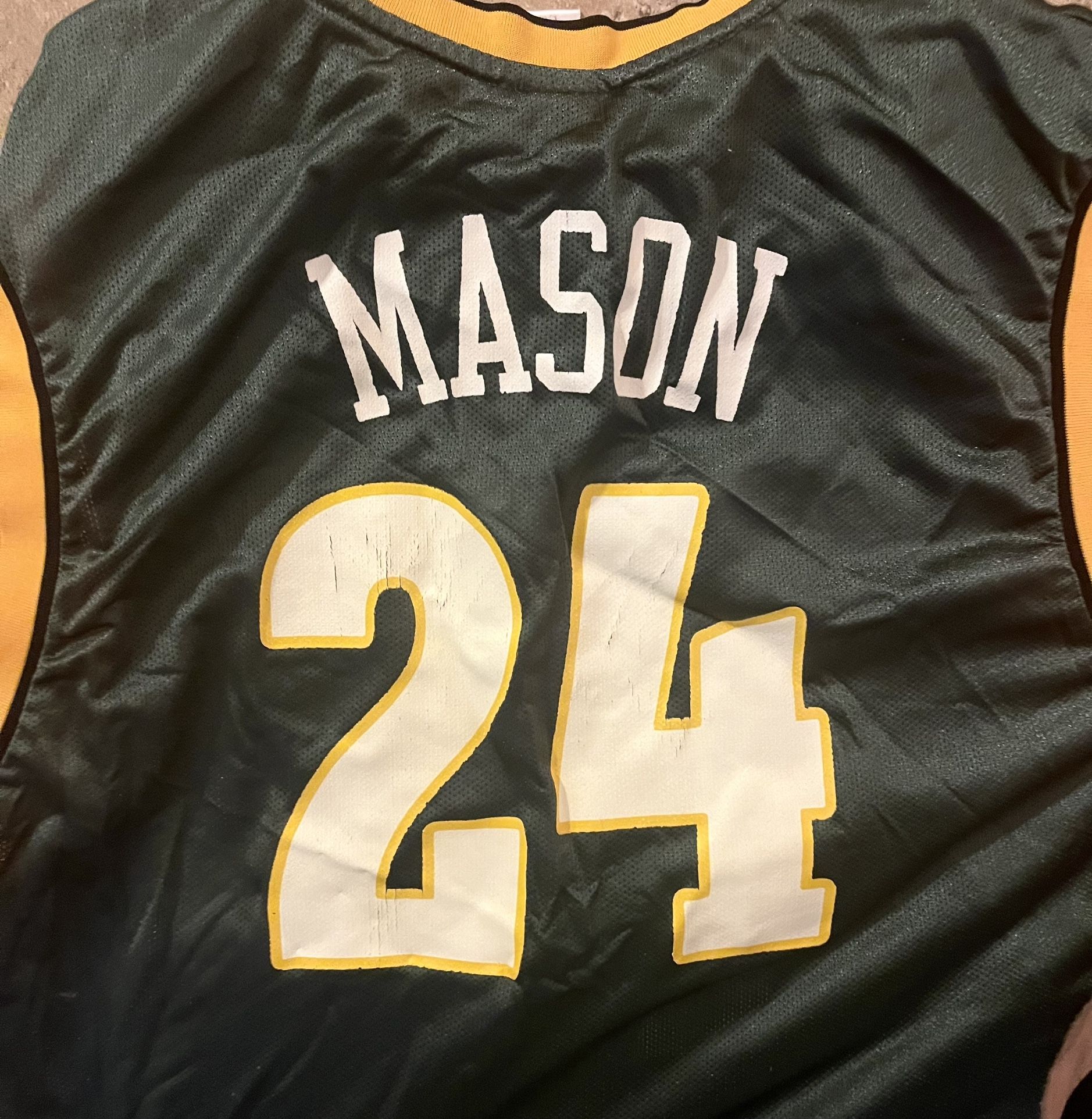 Basketball’s Seattle Super Sonic’s Ray Allen # 24, Desmond Mason #34 Jersey’s Plus shorts!!!