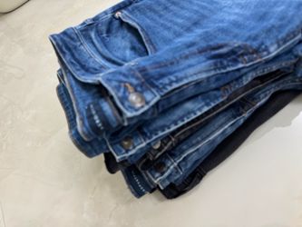 $8 each Men’s size 34 waist and 32 waist Levi and Aeropostale jeans all excellent condition in Weston