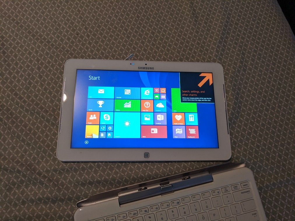 Samsung 500t 2 in one windows tablet and laptop
