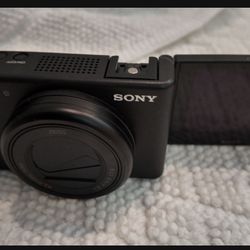 Excellent condition Sony ZV-1M2 camera 400!