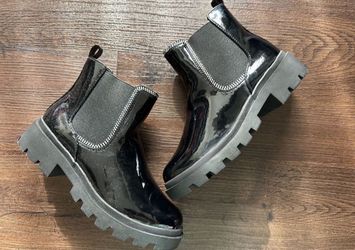 New Kids Shoes, Size 4US