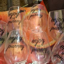 Brand New Set Of 7 Plastic Wine Glasses (Stemless) 