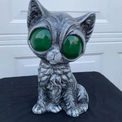 Big green eyed kitty cat schedule