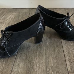Shoes- Size 10