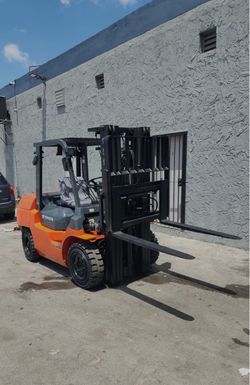 2014 TOYOTA FORKLIFT