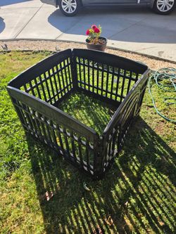 Black Plastic Pet Playpen Enclosure