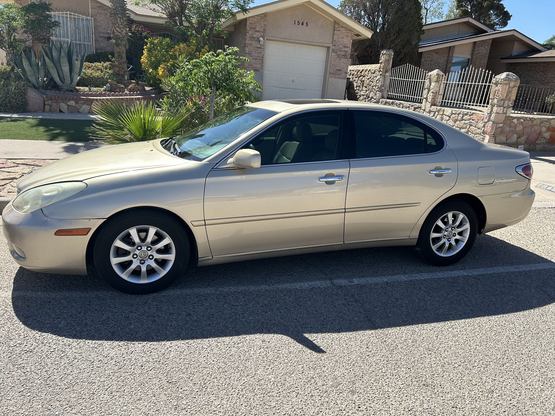 2004 Lexus ES 330