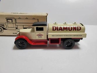 Scale Models Diamond Petroleum Truck Bank