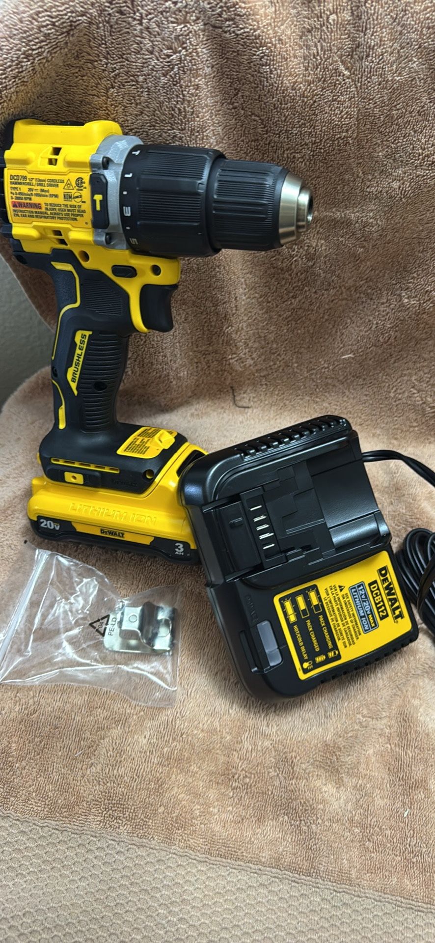 DEWALT ATOMIC 20-Volt Lithium-Ion Cordless 1/2 in. Compact Hammer Drill with 3.0Ah Battery, Charger and Bag