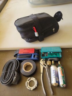 BICYCLE UNDER SEAT TOOL KIT