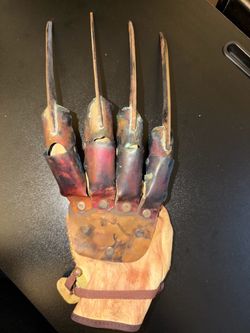 Freddie Krueger costume accessory