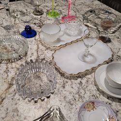 19 Glass Pieces 