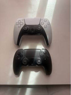 PLAYSTATION 5 CONTROLLERS