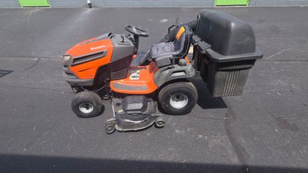 Husqvarna 54 inch deck riding Lawnmower just Refurbished