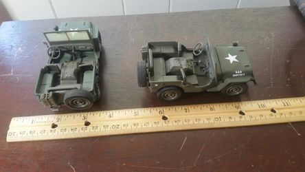 2 jeep replicas