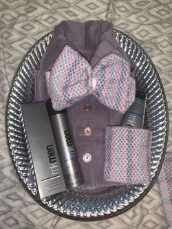 Father’s Day gift sets made with Mary Kay men’s facial care products.