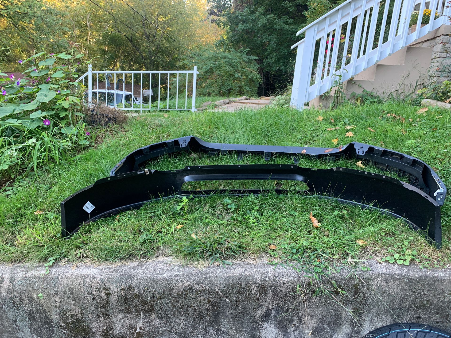 2006 Ford F-150 front bumper.